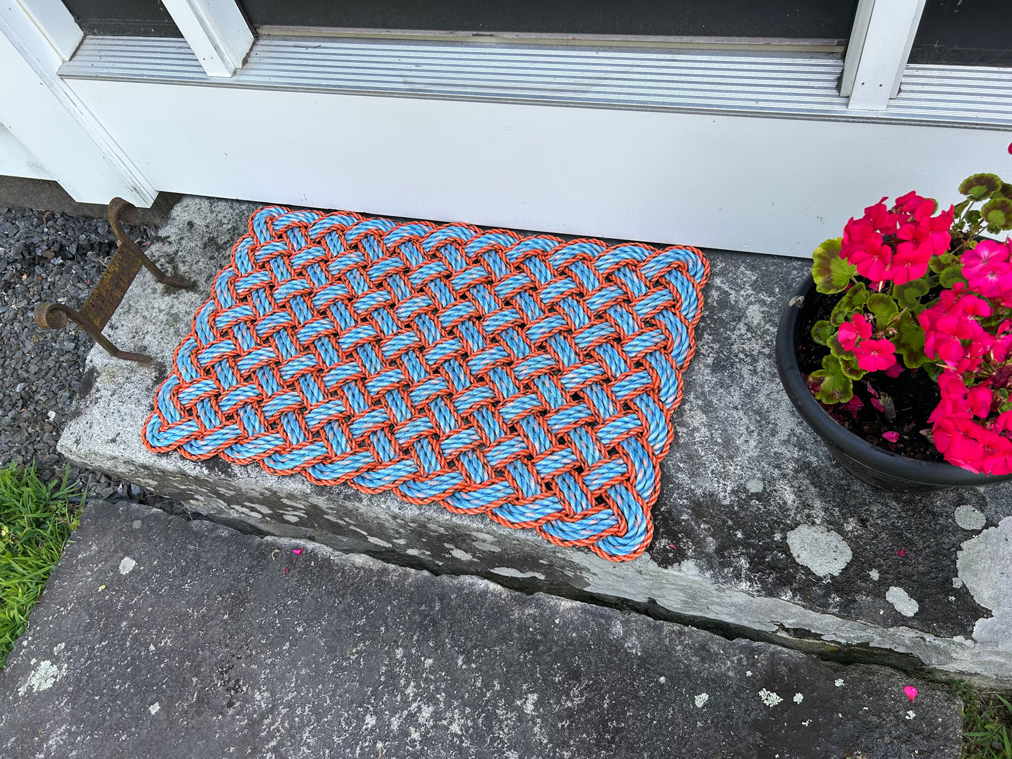 Vibrant lobster rope mat