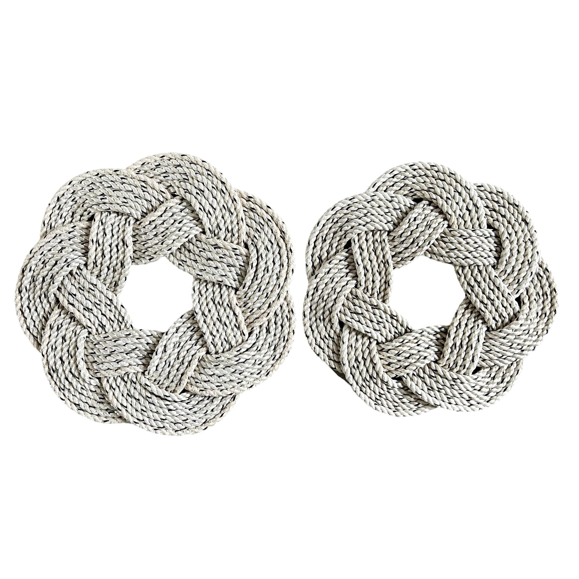 Mariner Wreath in White