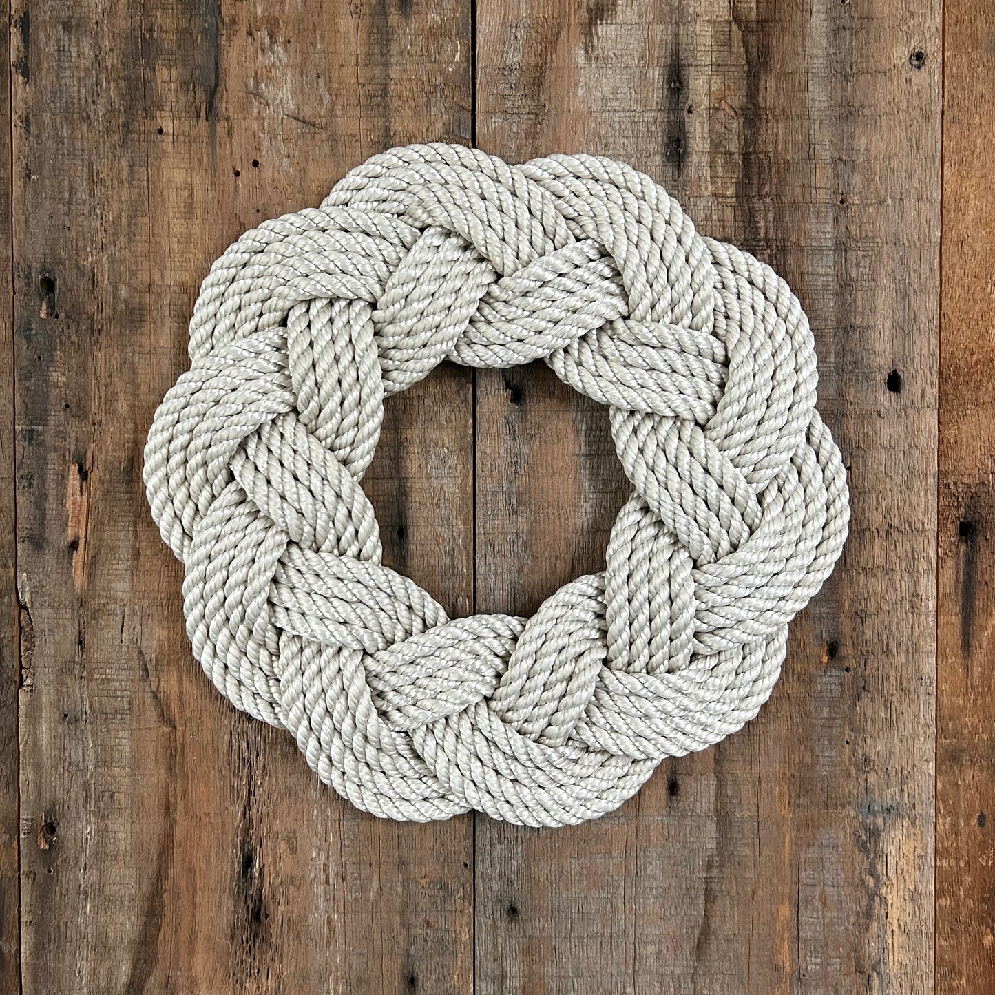Mariner Wreath in Oyster