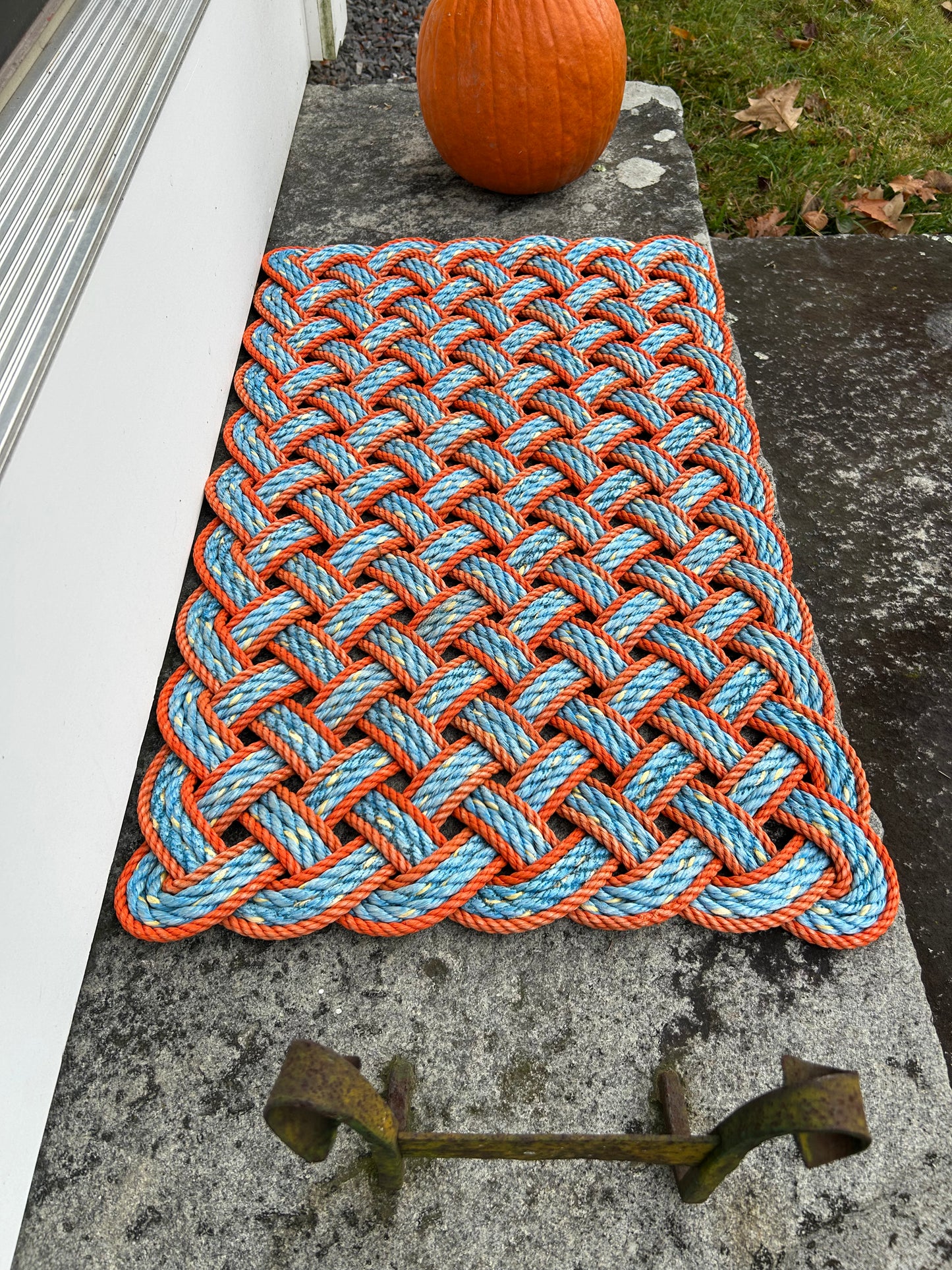 Vibrant lobster rope mat