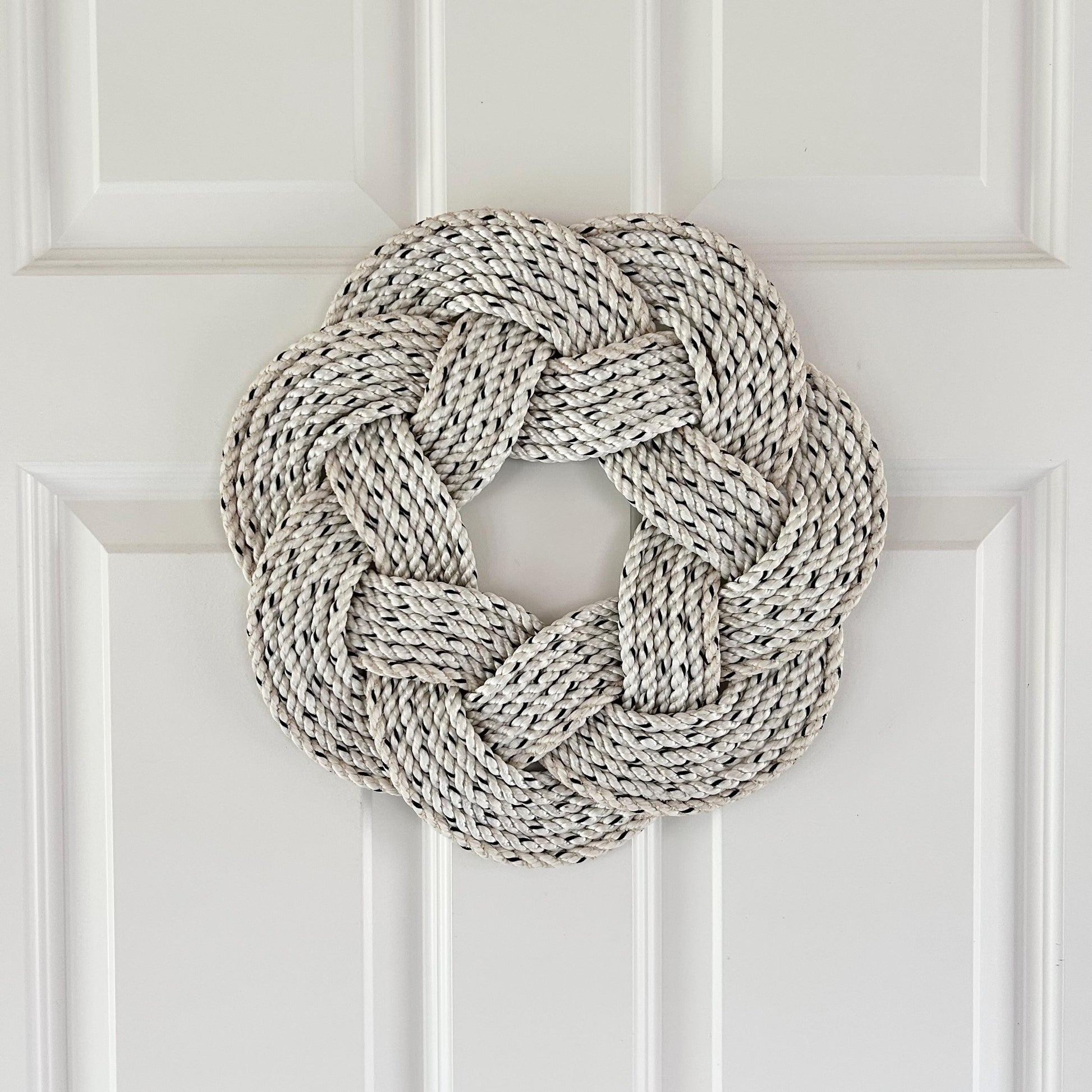 Mariner Wreath in White